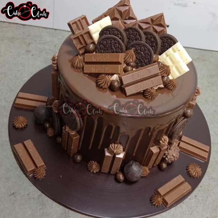 KitKat Cake With Chocolate Drip