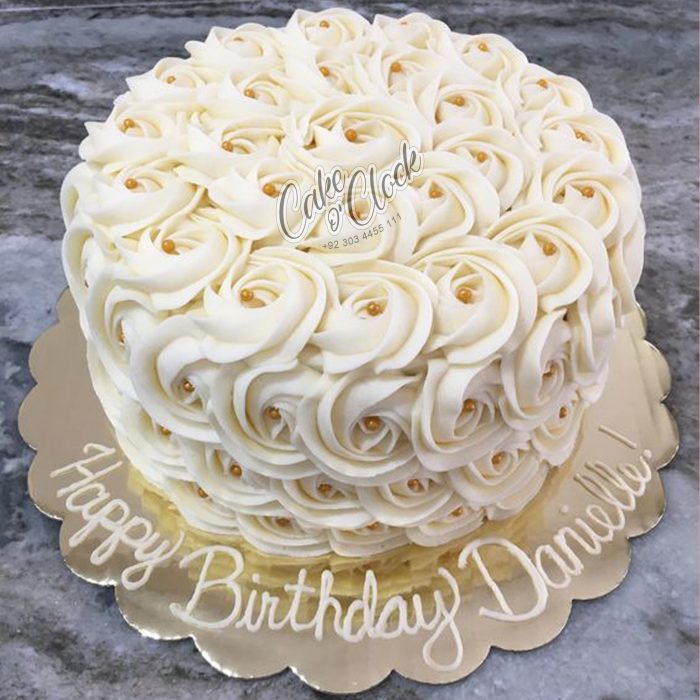 white flower cake