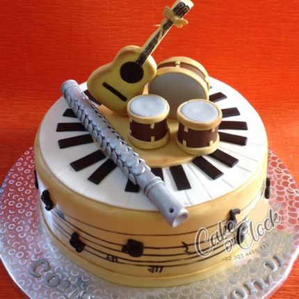 Musical instrument cake